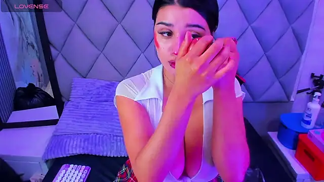 venusowen  online show from 5, 1, 2026