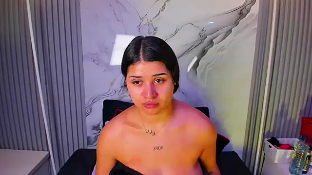 Snapshot of venusowen_ chatting on 15, 5, 2026 venusowen online show from 15, 5, 2026