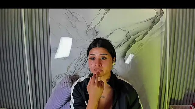 Snapshot of venusowen_ chatting on 27, 5, 2026 venusowen online show from 27, 5, 2026