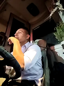 Snapshot of alexchir4 chatting on 22, 10, 2025 alexchir4 online show from 22, 10, 2025