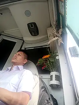 Snapshot of alexchir4 chatting on 7, 11, 2025 alexchir4 online show from 7, 11, 2025