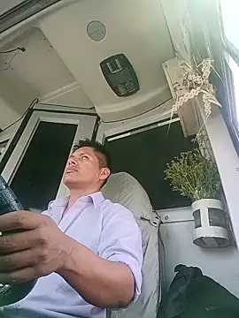 Snapshot of alexchir4 chatting on 1, 12, 2025 alexchir4 online show from 1, 12, 2025