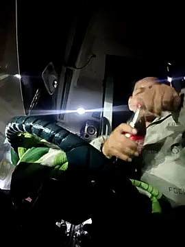 Snapshot of alexchir4 chatting on 5, 12, 2025 alexchir4 online show from 5, 12, 2025