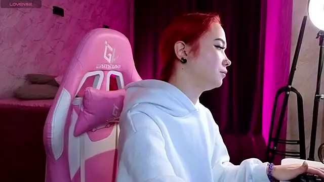 Kira yoon online show from 3, 12, 2025