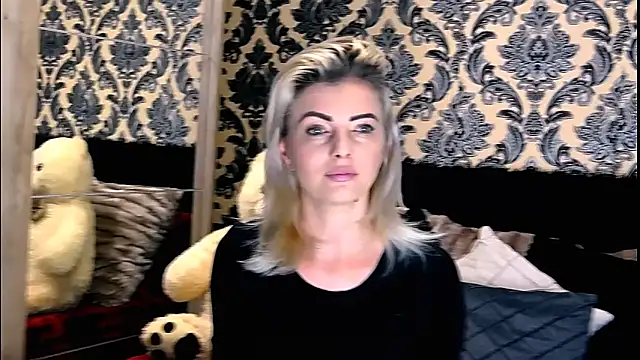 Snapshot of Aly_girl1 chatting on 3, 12, 2024 Aly girl1 online show from 3, 12, 2024