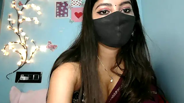 Snapshot of Reena_Singh53 chatting on 12, 9, 2025 Reena Singh53 online show from 12, 9, 2025