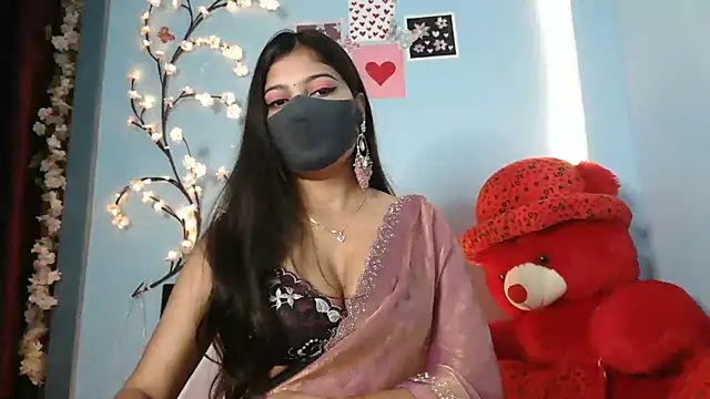Snapshot of Reena_Singh53 chatting on 15, 10, 2025 Reena Singh53 online show from 15, 10, 2025