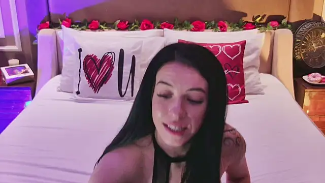 MadilynFox online show from 15, 2, 2025