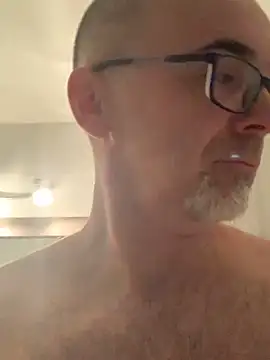 Snapshot of MaxVain chatting on 5, 2, 2025 MaxVain online show from 5, 2, 2025