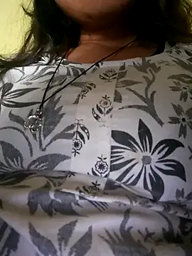 Snapshot of Hotty-queen chatting on 6, 10, 2025 Hotty-queen online show from 6, 10, 2025