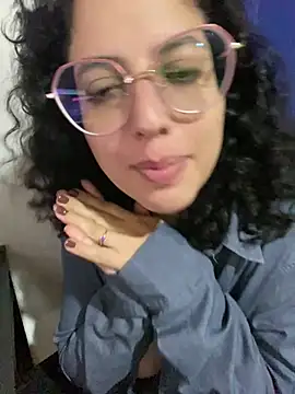 Snapshot of babyluna939 chatting on 12, 3, 2025 babyluna939 online show from 12, 3, 2025