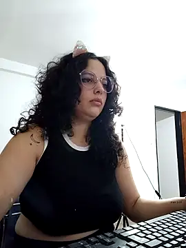 Snapshot of babyluna939 chatting on 28, 3, 2026 babyluna939 online show from 28, 3, 2026