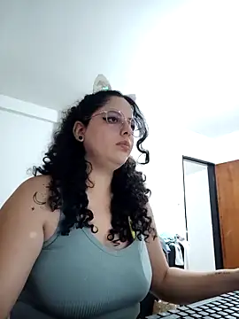 Snapshot of babyluna939 chatting on 8, 4, 2026 babyluna939 online show from 8, 4, 2026