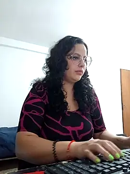 Snapshot of babyluna939 chatting on 13, 4, 2026 babyluna939 online show from 13, 4, 2026