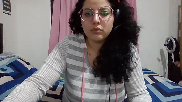 Snapshot of babyluna939 chatting on 21, 4, 2026 babyluna939 online show from 21, 4, 2026