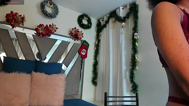 Snapshot of sara_williams01 chatting on 2, 12, 2025 sara williams01 online show from 2, 12, 2025