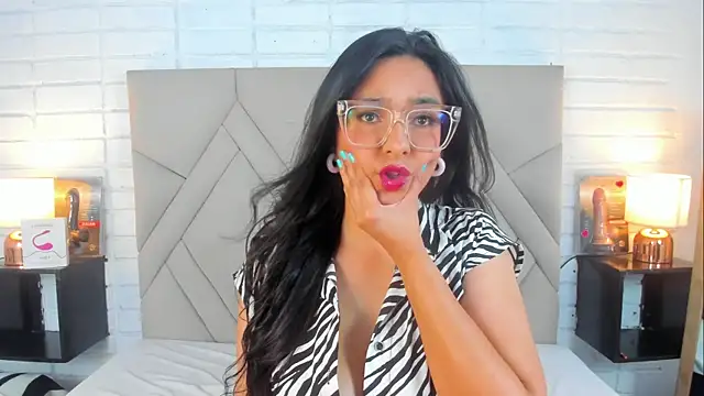 Snapshot of Isis_Osman chatting on 9, 2, 2025 Isis Osman online show from 9, 2, 2025