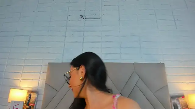 Snapshot of Isis_Osman chatting on 14, 3, 2025 Isis Osman online show from 14, 3, 2025