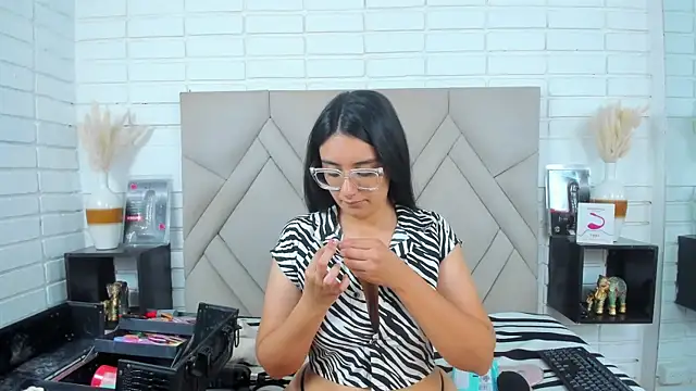 Snapshot of Isis_Osman chatting on 20, 9, 2025 Isis Osman online show from 20, 9, 2025