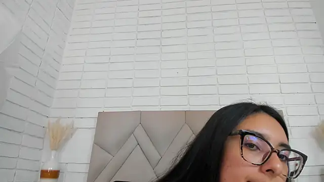 Snapshot of Isis_Osman chatting on 28, 10, 2025 Isis Osman online show from 28, 10, 2025