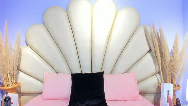 Isis Osman online show from 15, 4, 2026