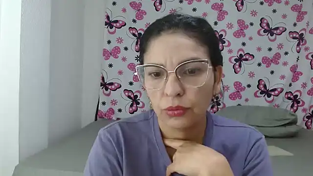 anybellucci43 online show from 8, 1, 2025