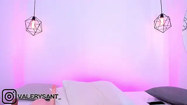 valerysantos  online show from 11, 3, 2025