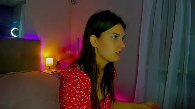 Snapshot of Laura_Leee chatting on 11, 9, 2025 Laura Leee online show from 11, 9, 2025
