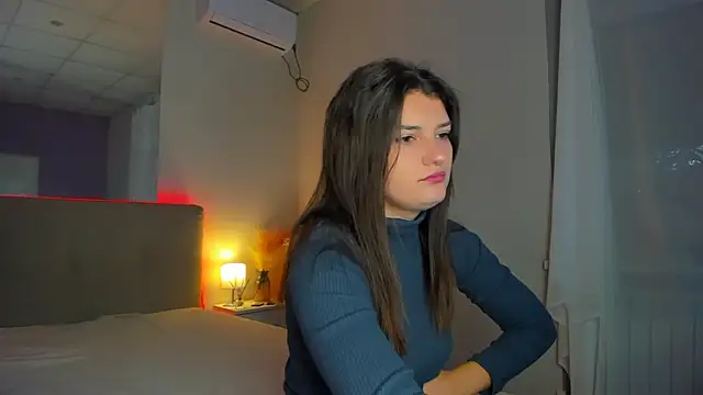 Snapshot of Laura_Leee chatting on 6, 10, 2025 Laura Leee online show from 6, 10, 2025