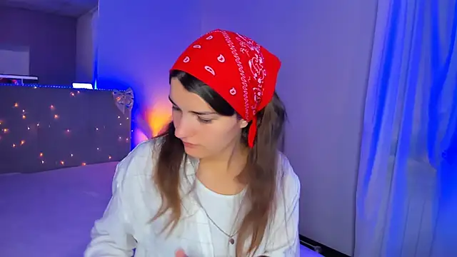Laura Leee online show from 3, 6, 2026