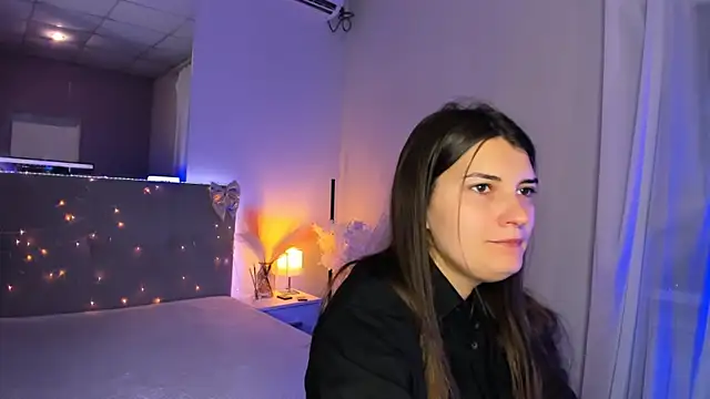 Laura Leee online show from 8, 7, 2026