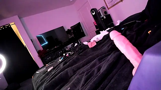 Midnightrose11 online show from 16, 1, 2025