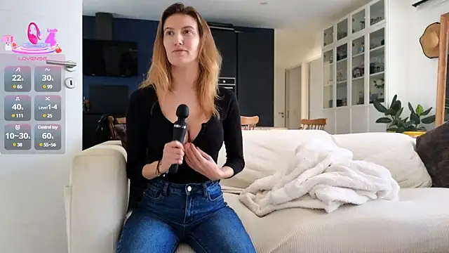 Snapshot of Luxymin34 chatting on 28, 2, 2025 Luxymin34 online show from 28, 2, 2025