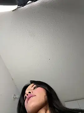 Dulceeany online show from 4, 3, 2025