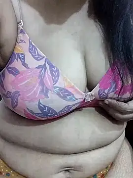 Snapshot of Urmila_bhabhii chatting on 13, 4, 2026 Urmila bhabhii online show from 13, 4, 2026