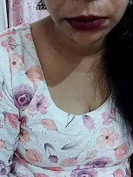 Snapshot of Urmila_bhabhii chatting on 15, 4, 2026 Urmila bhabhii online show from 15, 4, 2026