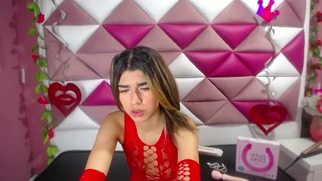 Snapshot of NahomiConnor_ chatting on 17, 1, 2025 NahomiConnor online show from 17, 1, 2025