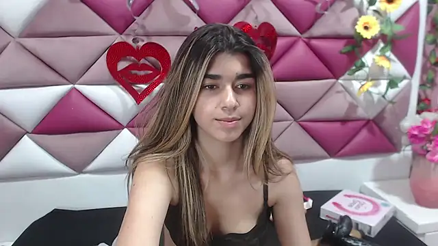 Snapshot of NahomiConnor_ chatting on 13, 2, 2025 NahomiConnor online show from 13, 2, 2025