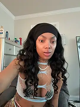 Snapshot of butterflybootyy chatting on 7, 3, 2026 butterflybootyy online show from 7, 3, 2026