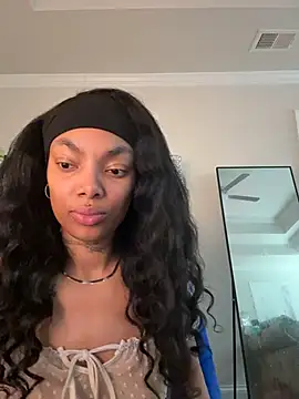 Snapshot of butterflybootyy chatting on 6, 4, 2026 butterflybootyy online show from 6, 4, 2026