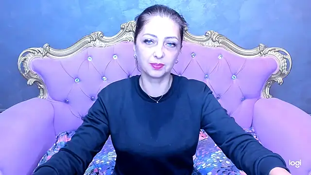 Snapshot of DivinSandra chatting on 13, 10, 2025 DivinSandra online show from 13, 10, 2025