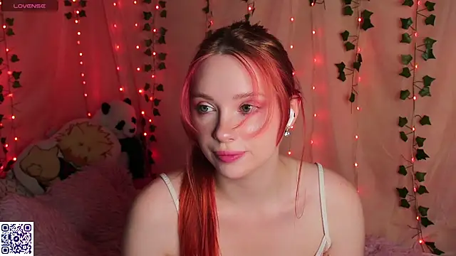 Snapshot of YourSkyAni chatting on 8, 11, 2025 YourSkyAni online show from 8, 11, 2025