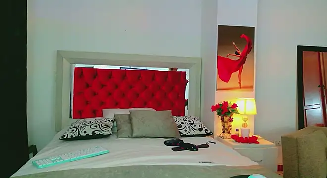 Lizzymontanaa online show from 18, 12, 2025