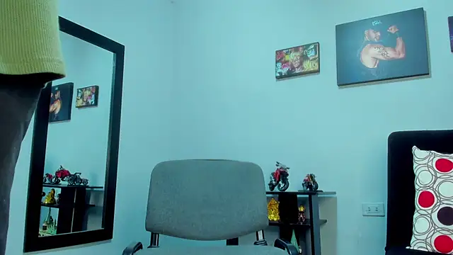 SamirHazard97 online show from 18, 12, 2024