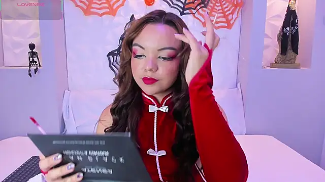 EmilyRouss  online show from 27, 10, 2025