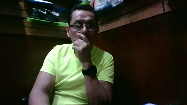 Snapshot of MarcusKelvin chatting on 31, 10, 2025 MarcusKelvin online show from 31, 10, 2025