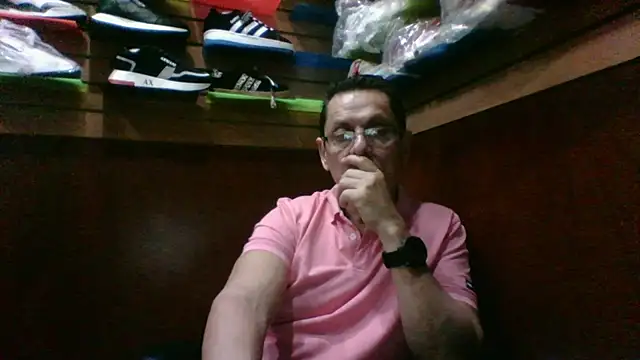 Snapshot of MarcusKelvin chatting on 8, 11, 2025 MarcusKelvin online show from 8, 11, 2025