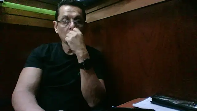 Snapshot of MarcusKelvin chatting on 12, 11, 2025 MarcusKelvin online show from 12, 11, 2025