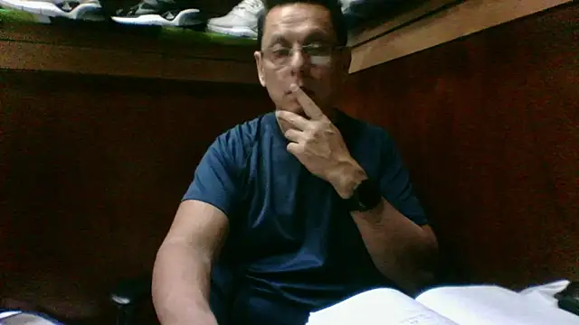 Snapshot of MarcusKelvin chatting on 17, 11, 2025 MarcusKelvin online show from 17, 11, 2025