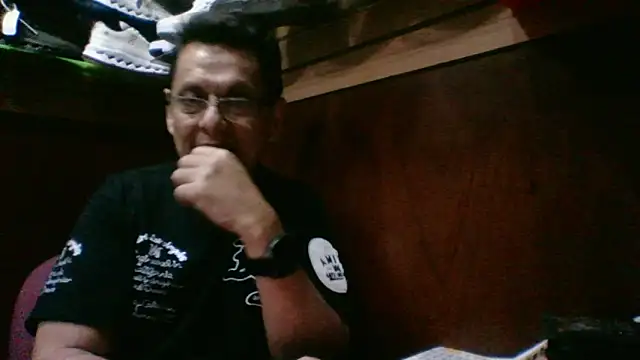 Snapshot of MarcusKelvin chatting on 21, 11, 2025 MarcusKelvin online show from 21, 11, 2025